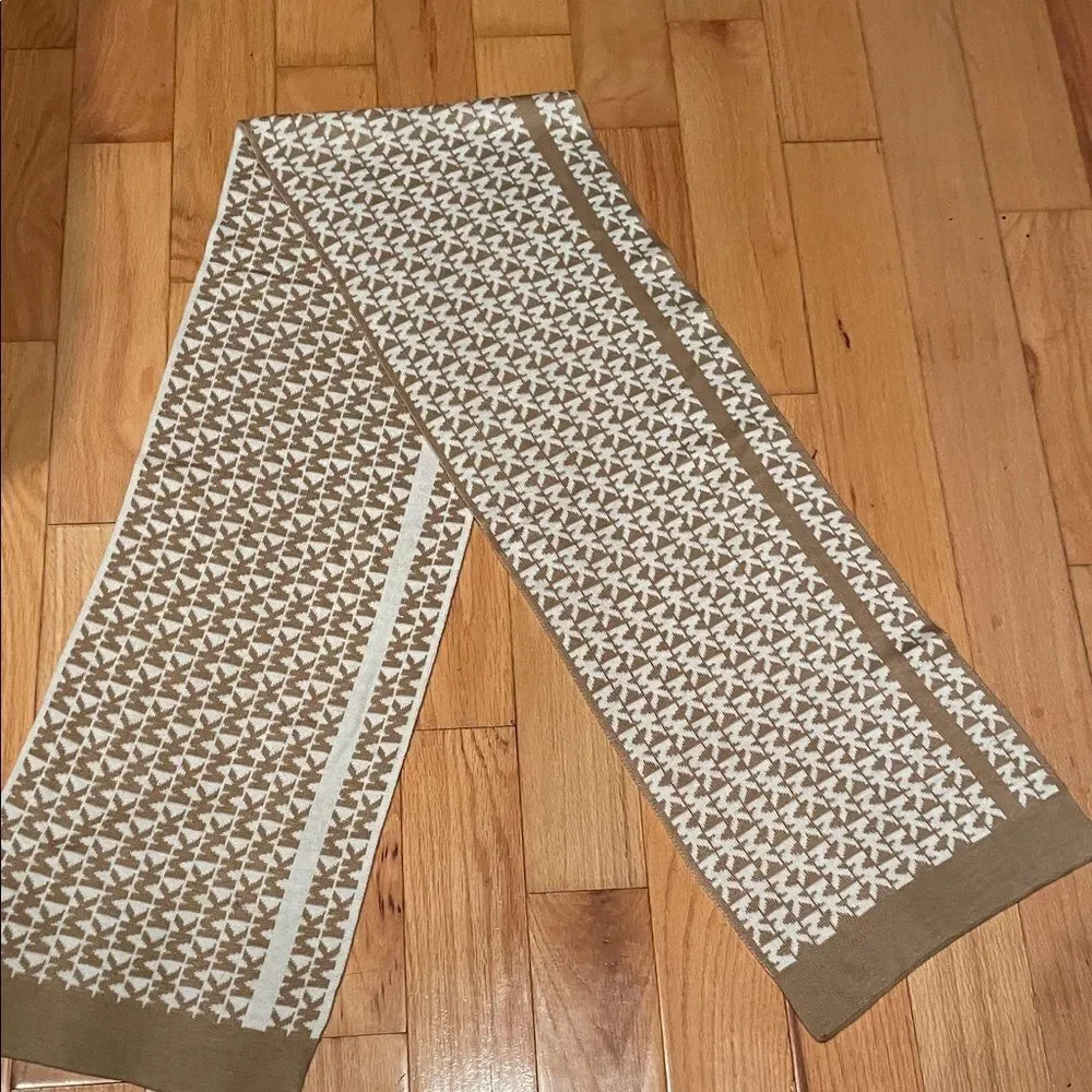 Michael Kors Elegant Brown and Cream knitted Scarf